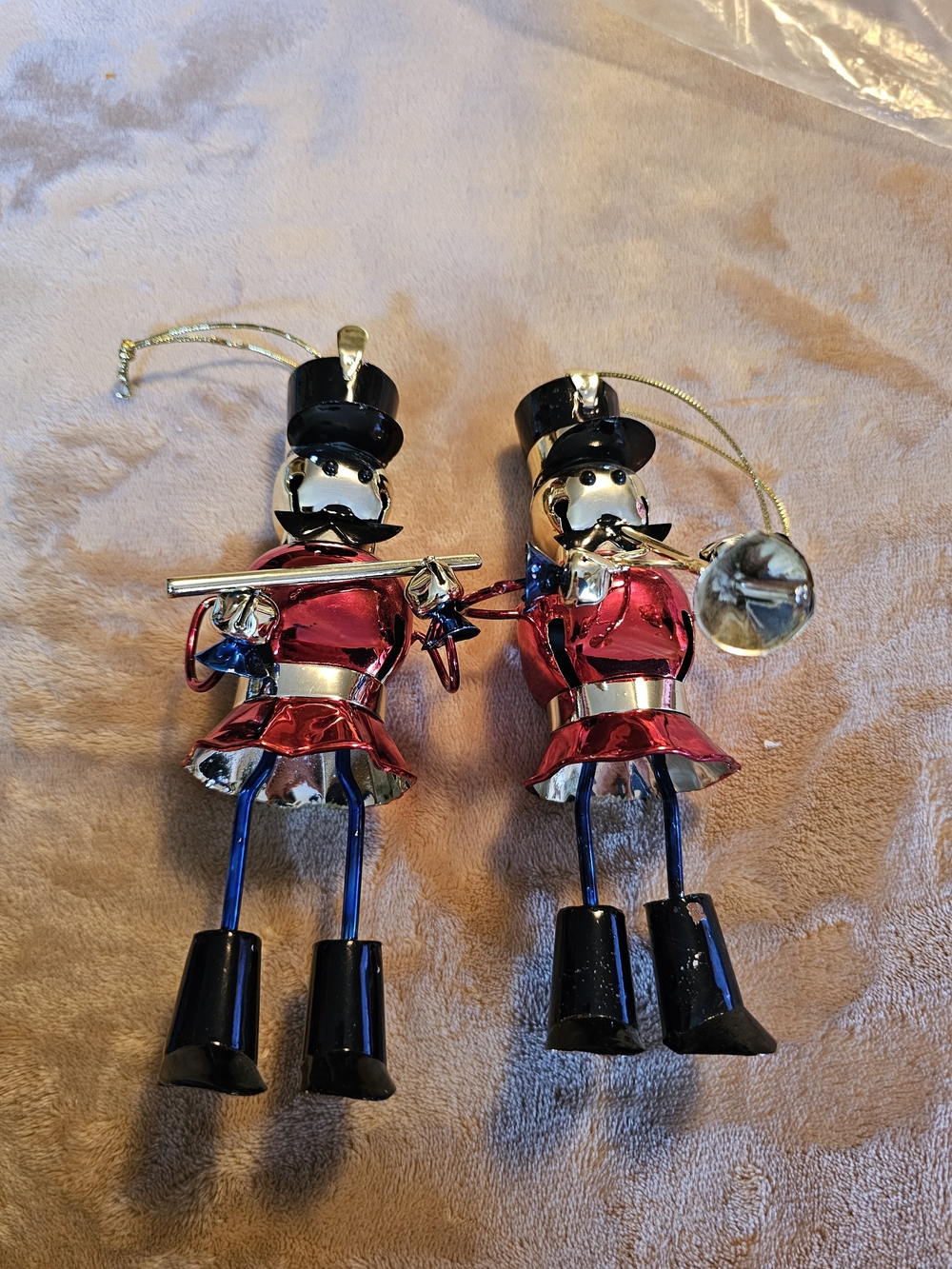 Festive Red and Black Nutcracker Musician Ornaments - Unbranded - Picture 2 of 5